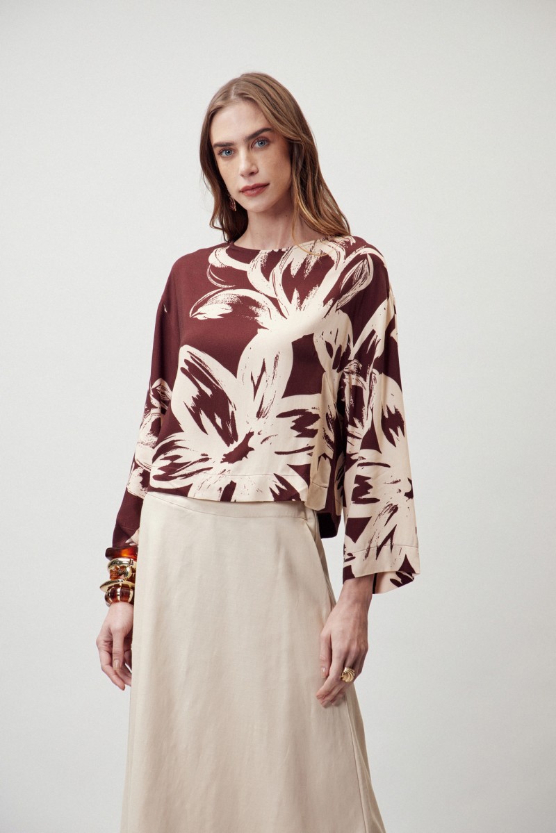 Blusa Solta Flores de Avela